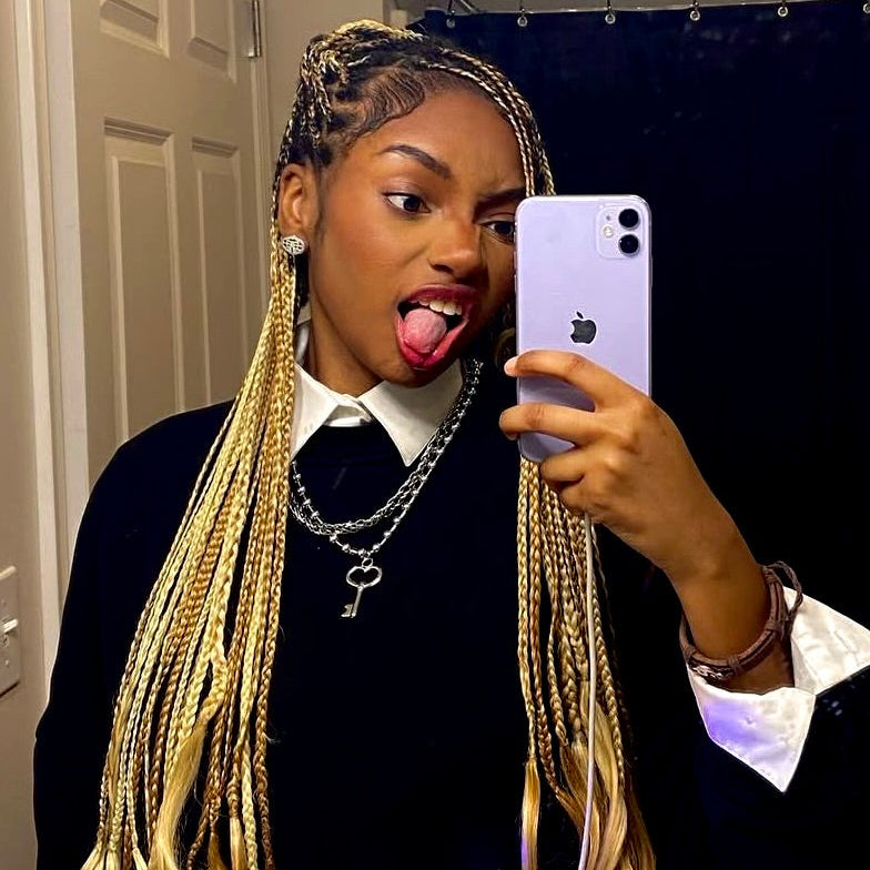 “V2” Logo EARRINGS